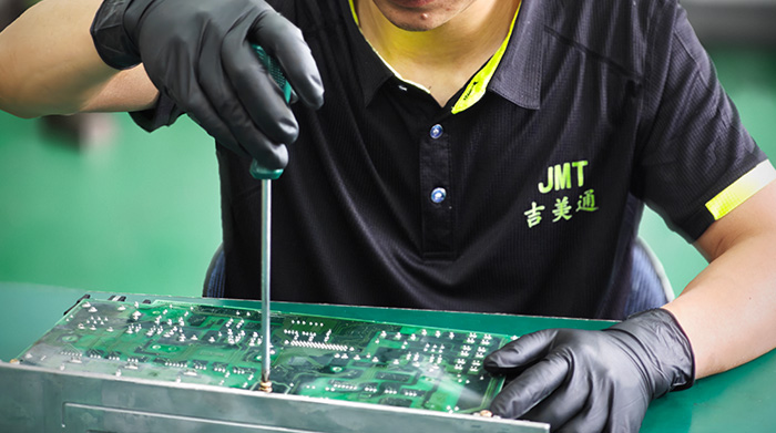 揭秘电路板上的孔的类型和作用，让你对电子产品有更深的了解